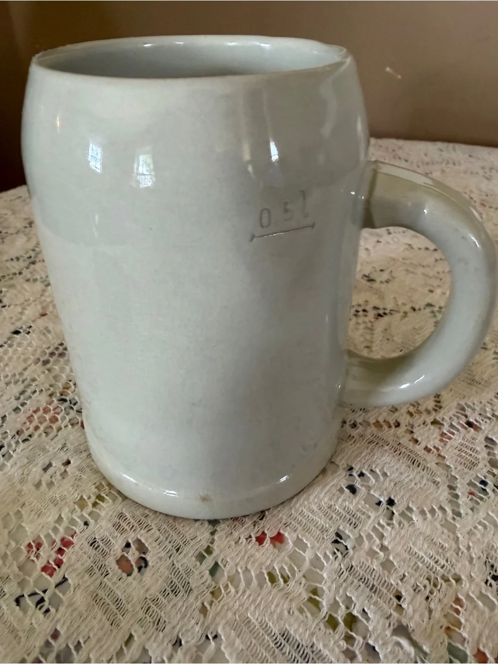 Löwenbräu München Ceramic Stein in White with Blue & Gold Crest